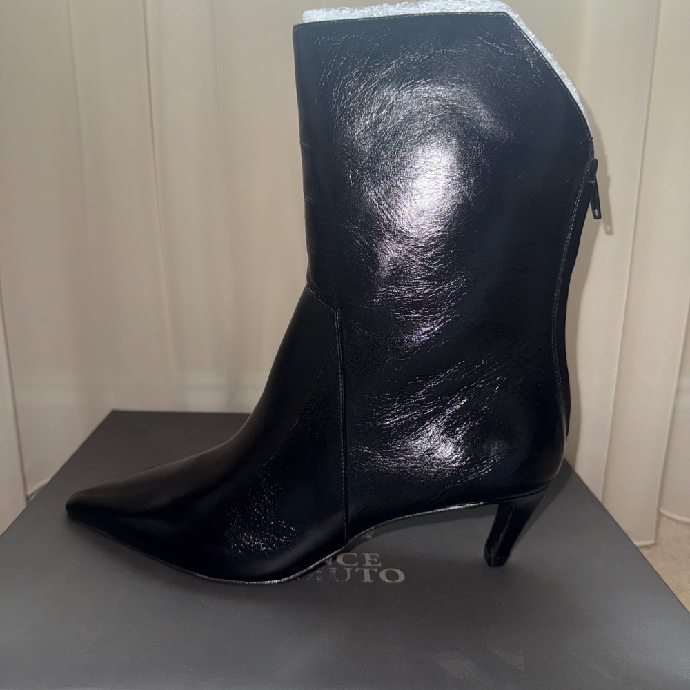 NEVER WORN Vince Camuto Black Heeled Boots with Pointed Toe - Picture 5 of 11